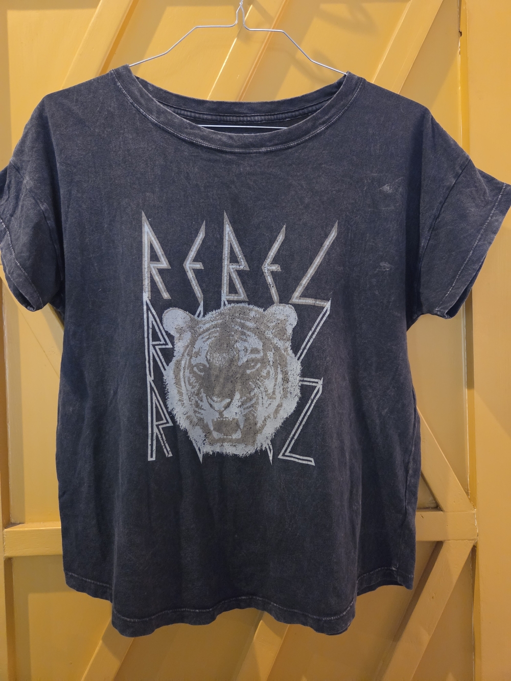 Vintage Canvas Black Tiger Graphic Rebel Tee